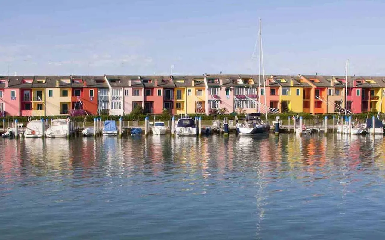 Colorful Flat Just 200M From The Beach Porto Santa Margherita di Caorle Apartment