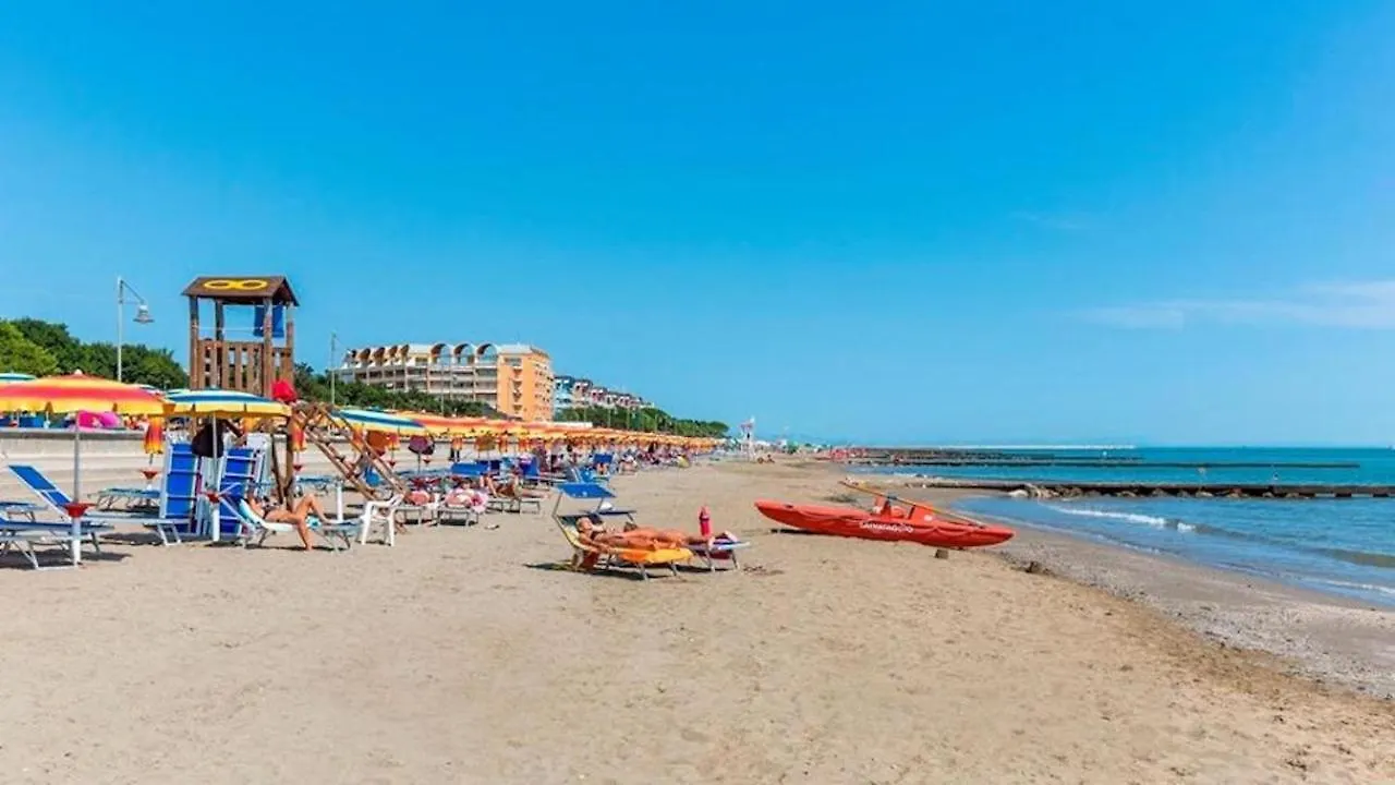 Apartment Colorful Flat Just 200M From The Beach Porto Santa Margherita di Caorle Italy