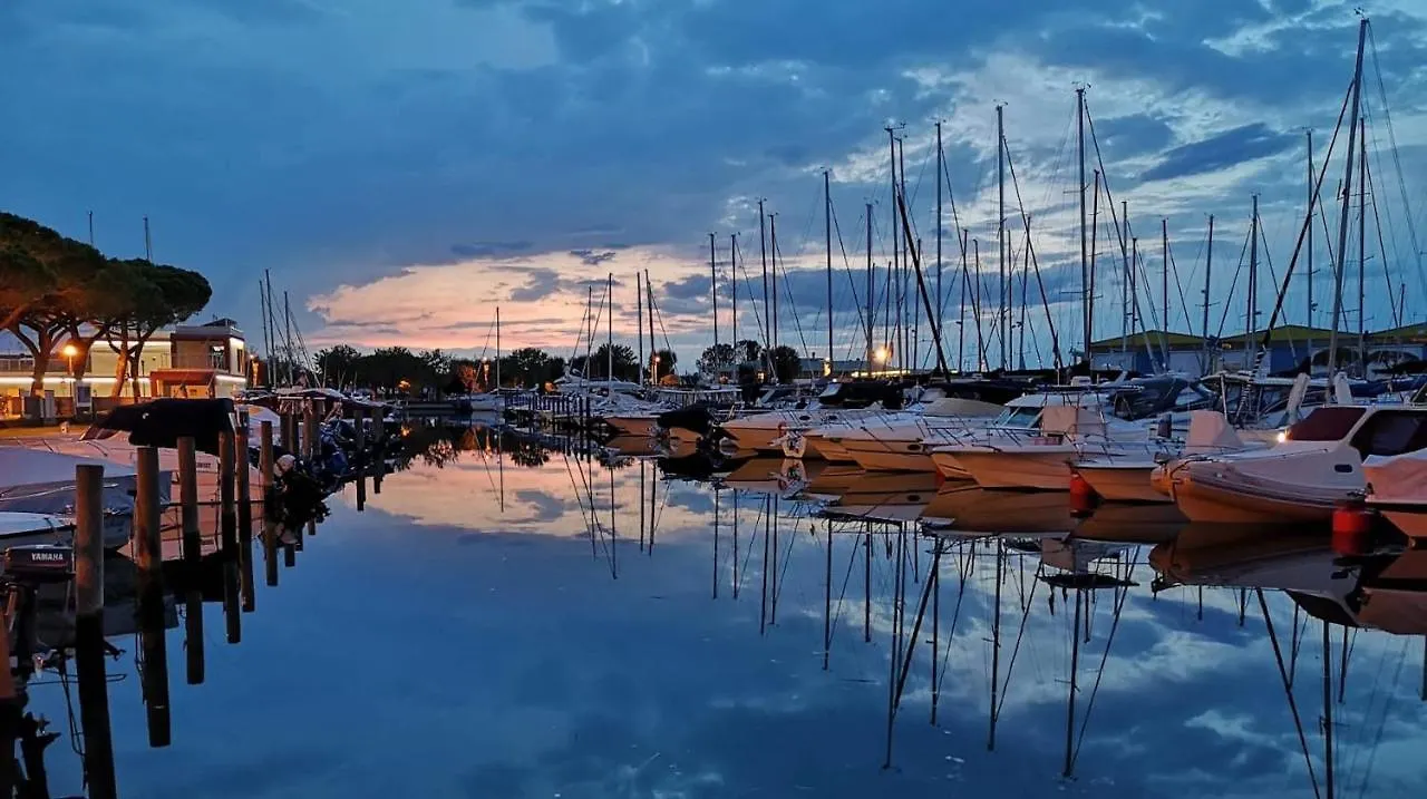 Apartment Colorful Flat Just 200M From The Beach Porto Santa Margherita di Caorle