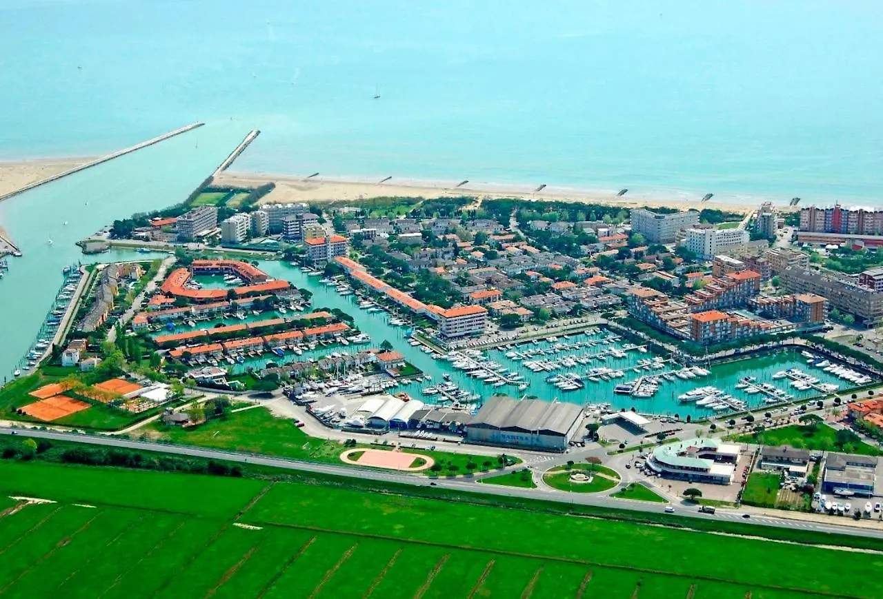 Apartment Colorful Flat Just 200M From The Beach Porto Santa Margherita di Caorle