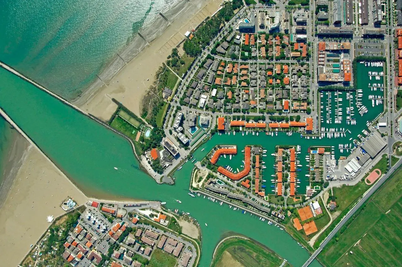 Colorful Flat Just 200M From The Beach Porto Santa Margherita di Caorle Apartment