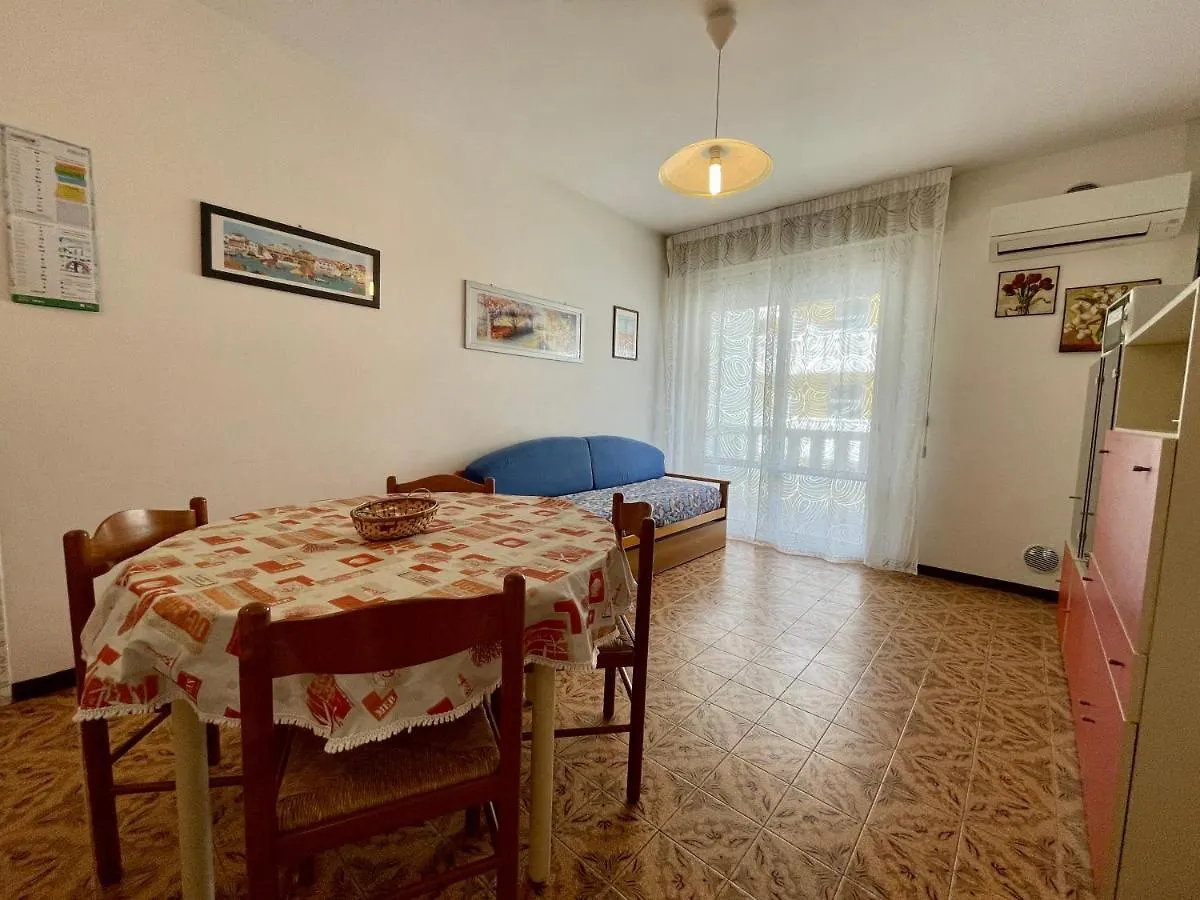 Colorful Flat Just 200M From The Beach Porto Santa Margherita di Caorle Apartment